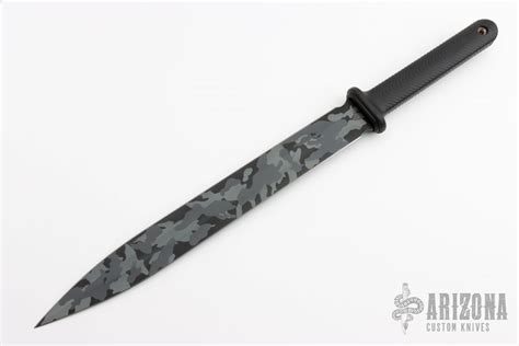 OMG A KNIFE!!! .